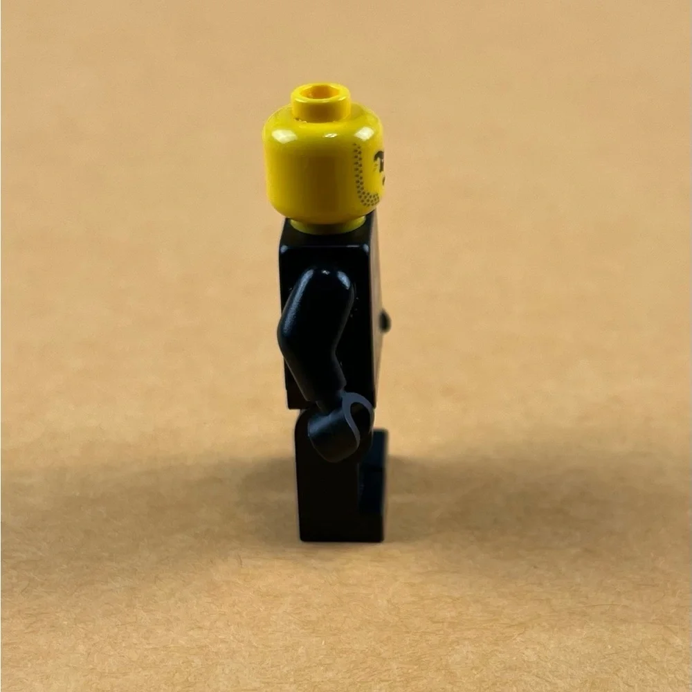 LEGO City Bandit Male Minifigure 60042 High Speed Police Chase Criminal Crook 2”